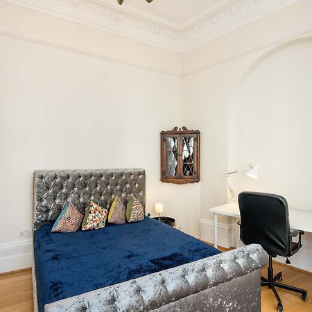 Four Beds By The Station Leilighet London Eksteriør bilde