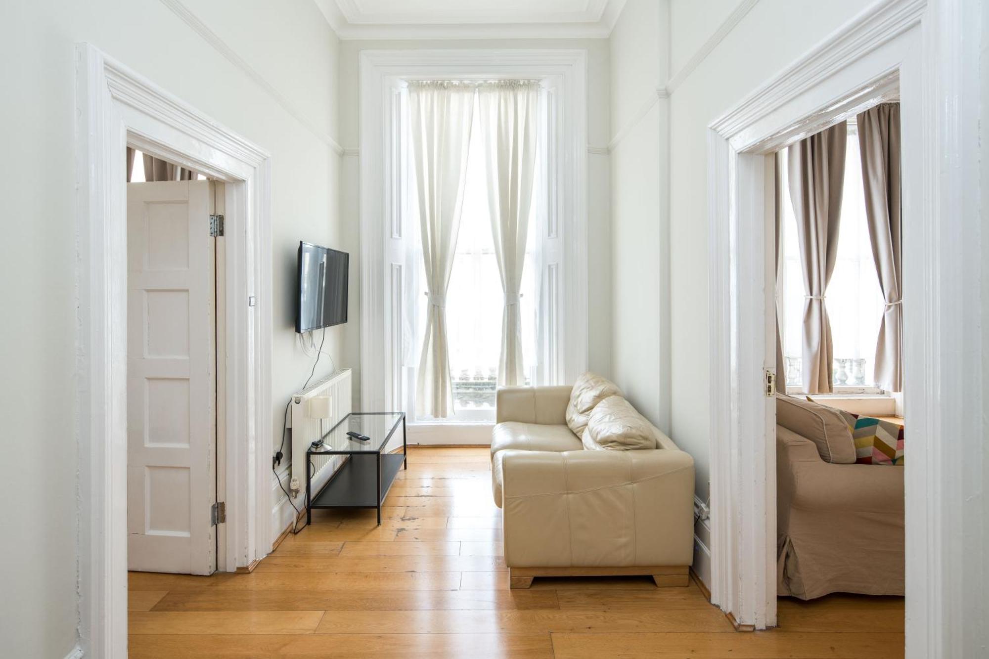 Four Beds By The Station Leilighet London Eksteriør bilde