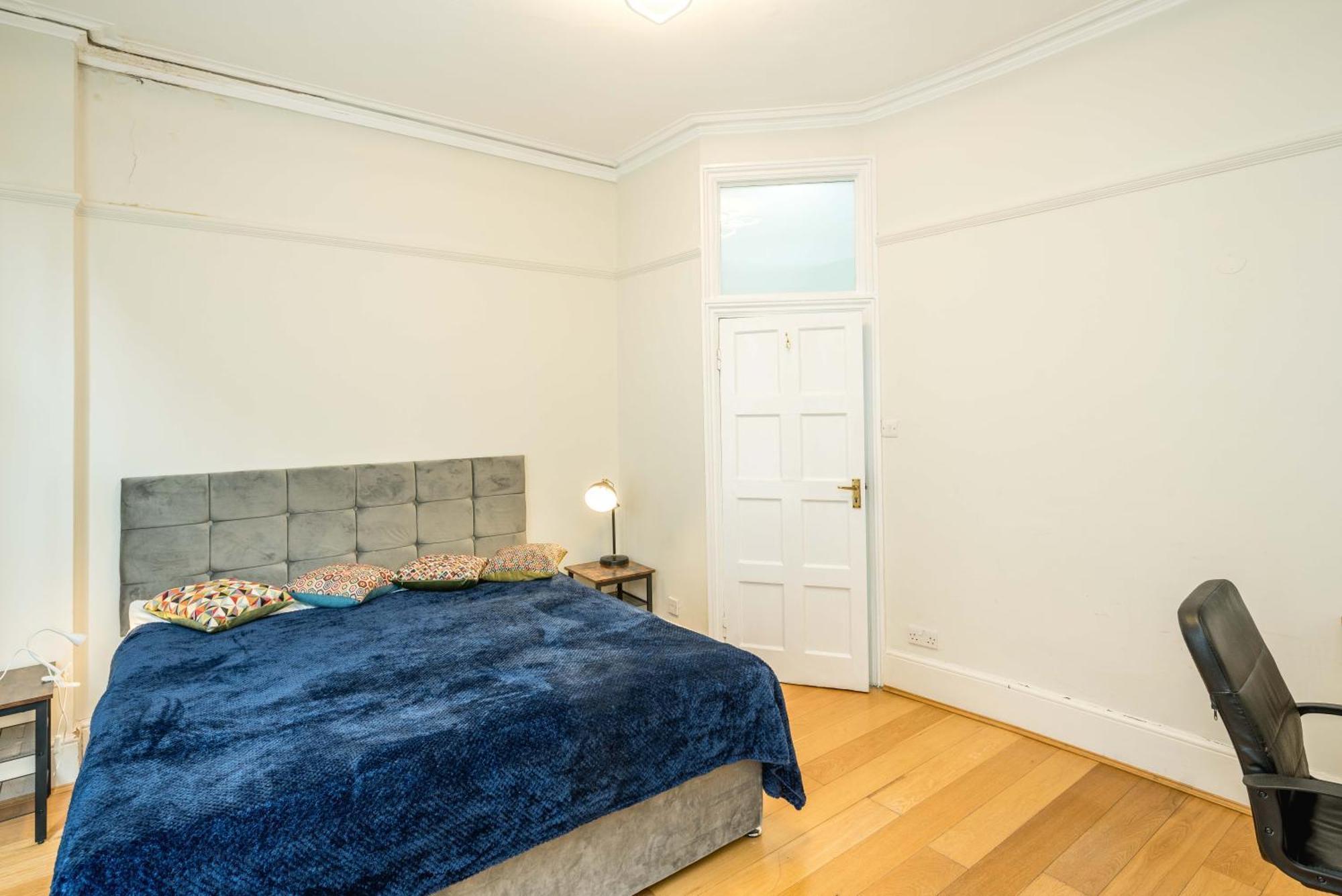 Four Beds By The Station Leilighet London Eksteriør bilde