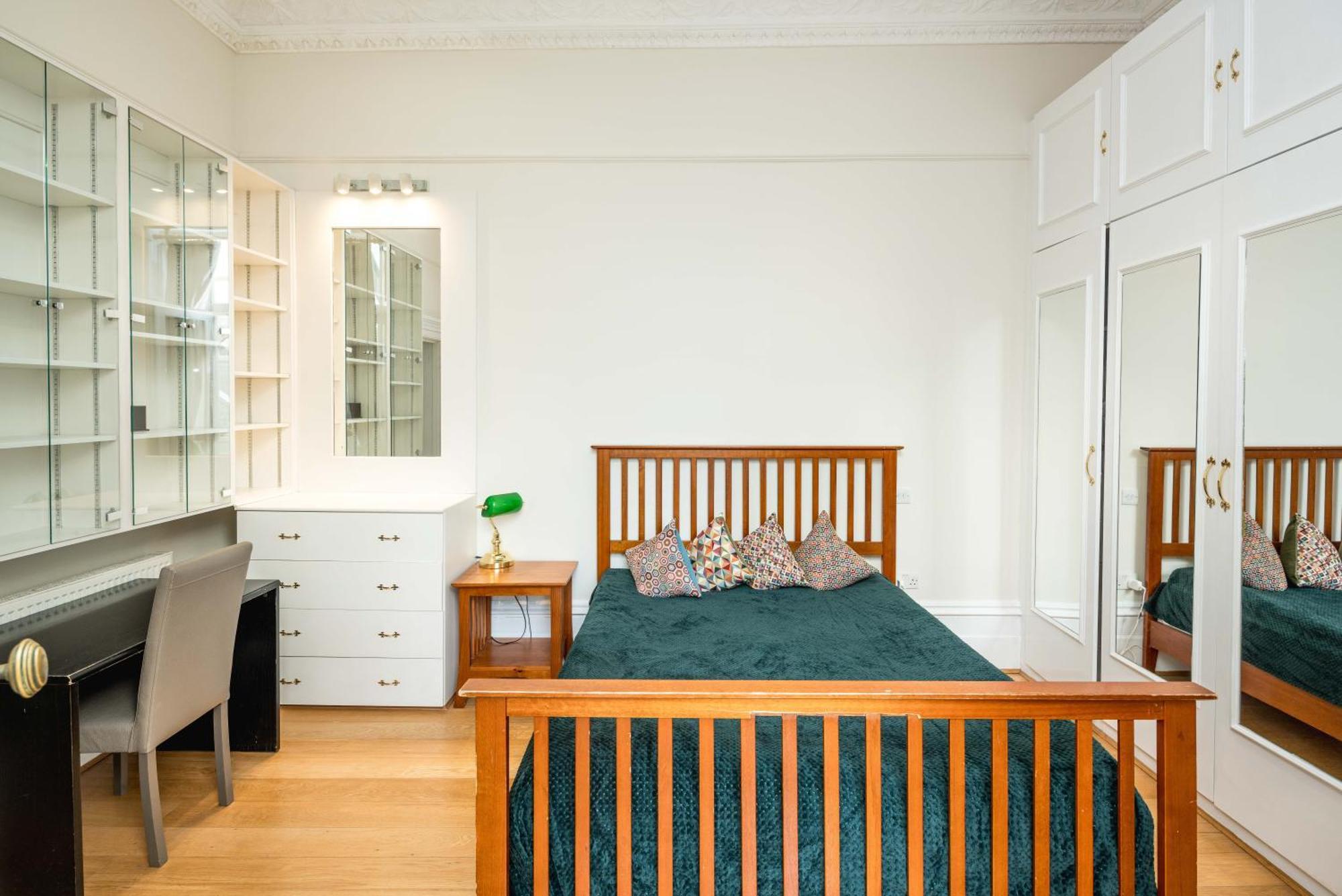 Four Beds By The Station Leilighet London Eksteriør bilde