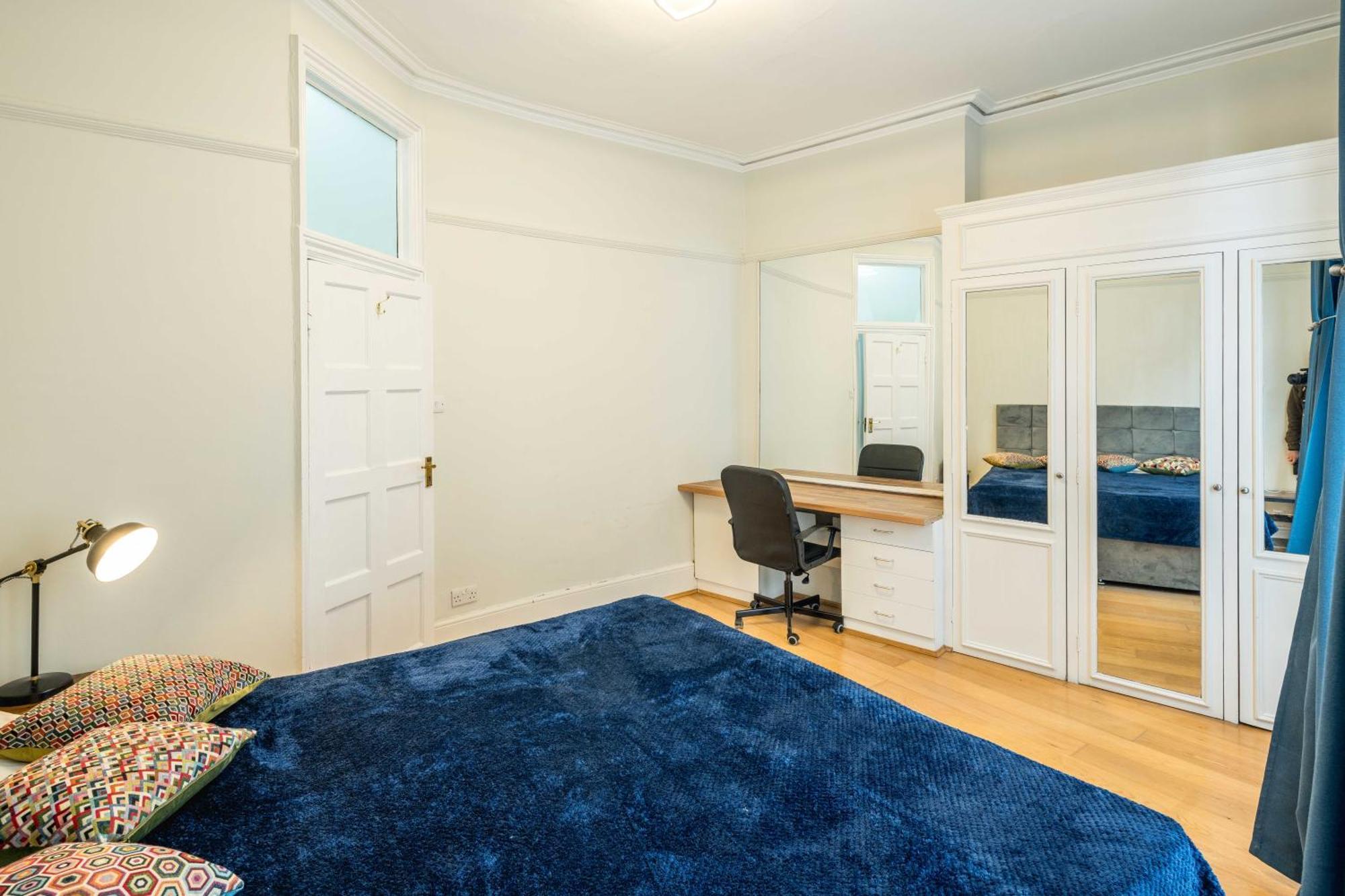 Four Beds By The Station Leilighet London Eksteriør bilde